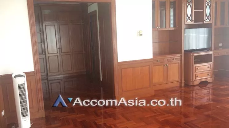 unit 4 Bedrooms  Apartment For Rent in Sukhumvit, Bangkok  near BTS Asok - MRT Sukhumvit (AA11327)