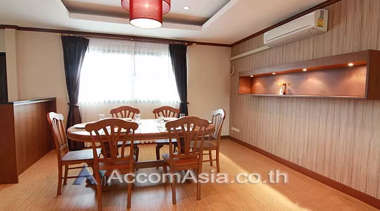 unitPet friendly |  3 Bedrooms  Apartment For Rent in Sukhumvit, Bangkok  near BTS Ekkamai (AA11337)