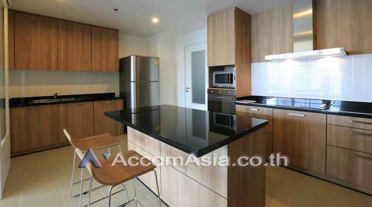 unit 3 Bedrooms  Apartment For Rent in Sukhumvit, Bangkok  near BTS Phrom Phong (AA11338)