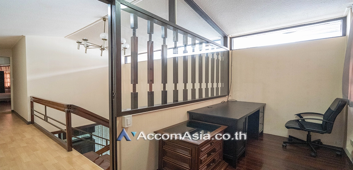 13  3 br House for rent and sale in Sukhumvit ,Bangkok BTS Nana AA11344