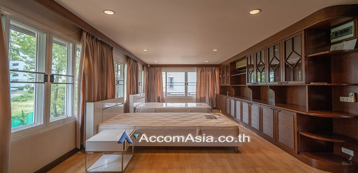 15  3 br House for rent and sale in Sukhumvit ,Bangkok BTS Nana AA11344
