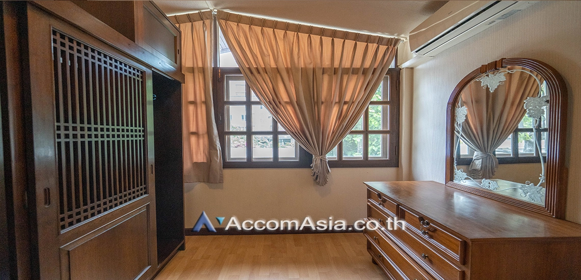 16  3 br House for rent and sale in Sukhumvit ,Bangkok BTS Nana AA11344