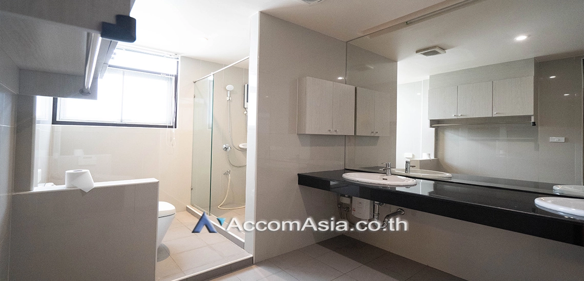 19  3 br House for rent and sale in Sukhumvit ,Bangkok BTS Nana AA11344