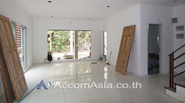  1  3 br Townhouse For Rent in Sukhumvit ,Bangkok BTS Nana AA11346