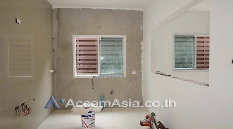 unitHome Office |  3 Bedrooms  Townhouse For Rent in Sukhumvit, Bangkok  near BTS Nana (AA11346)