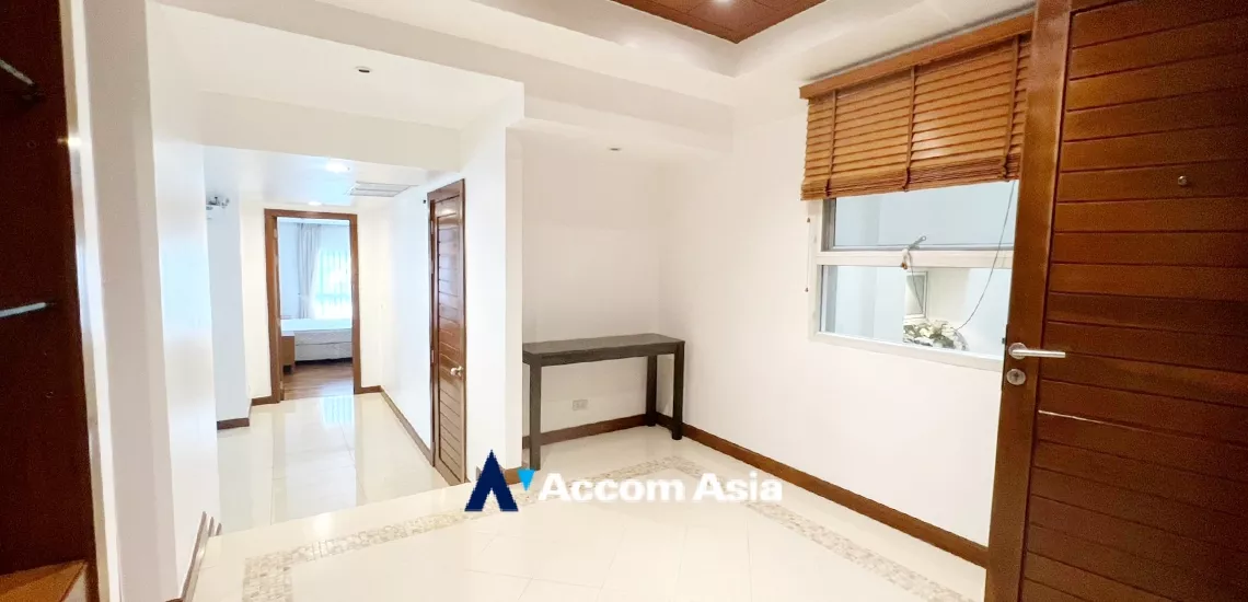 9  3 br Apartment For Rent in Sathorn ,Bangkok BTS Chong Nonsi at Quality Of Living AA11352