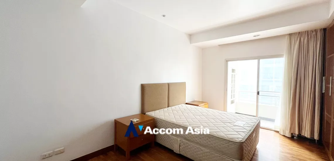 13  3 br Apartment For Rent in Sathorn ,Bangkok BTS Chong Nonsi at Quality Of Living AA11352