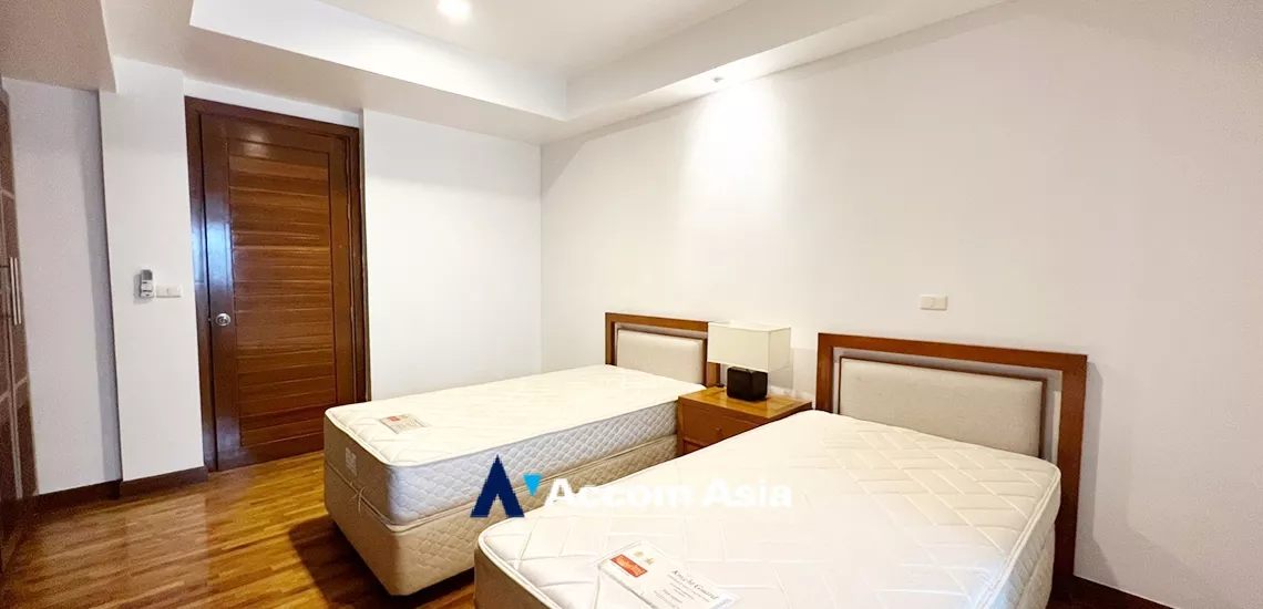 16  3 br Apartment For Rent in Sathorn ,Bangkok BTS Chong Nonsi at Quality Of Living AA11352