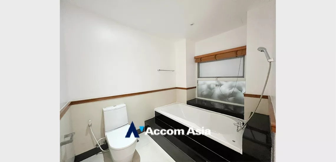 21  3 br Apartment For Rent in Sathorn ,Bangkok BTS Chong Nonsi at Quality Of Living AA11352
