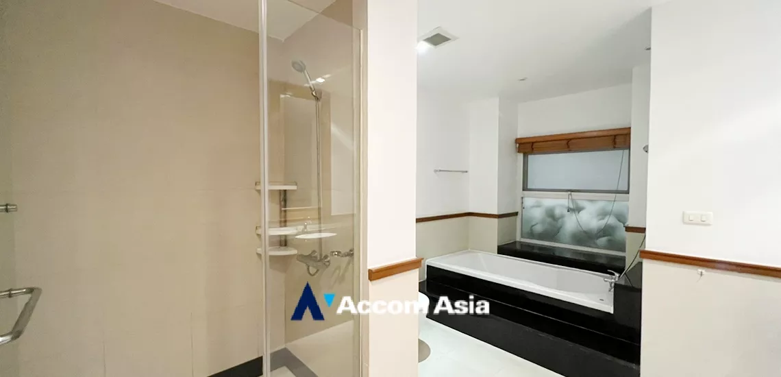 24  3 br Apartment For Rent in Sathorn ,Bangkok BTS Chong Nonsi at Quality Of Living AA11352