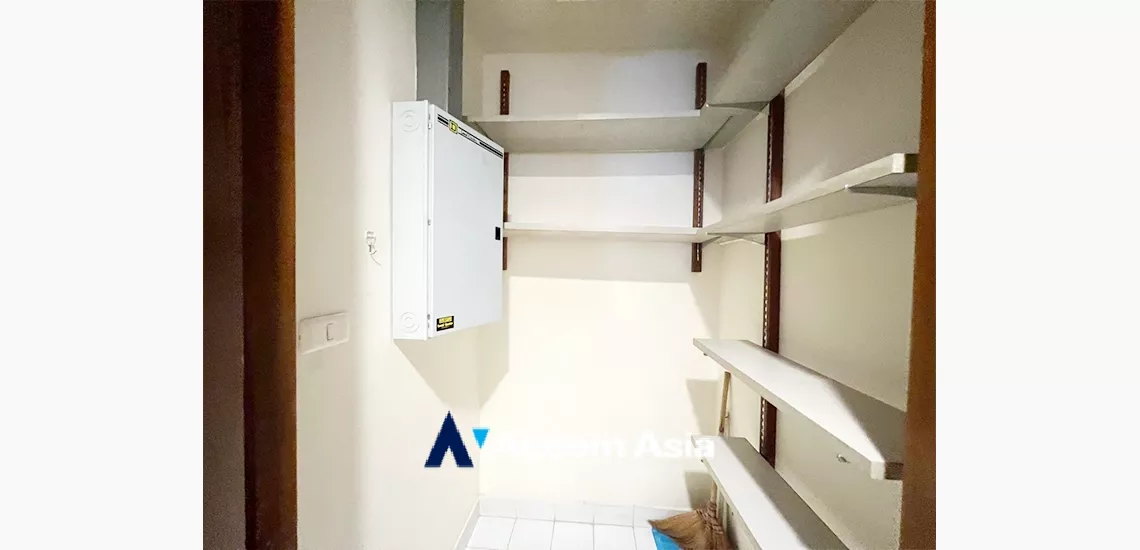 25  3 br Apartment For Rent in Sathorn ,Bangkok BTS Chong Nonsi at Quality Of Living AA11352