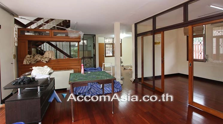  1  3 br House for rent and sale in Sukhumvit ,Bangkok BTS Phra khanong AA11372
