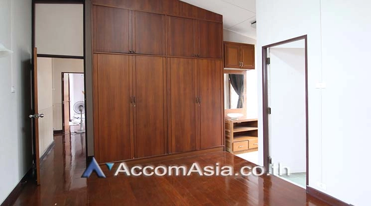 12  3 br House for rent and sale in Sukhumvit ,Bangkok BTS Phra khanong AA11372