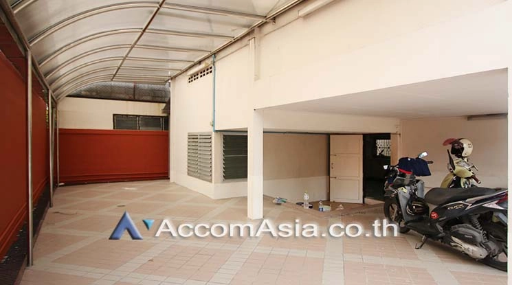 14  3 br House for rent and sale in Sukhumvit ,Bangkok BTS Phra khanong AA11372