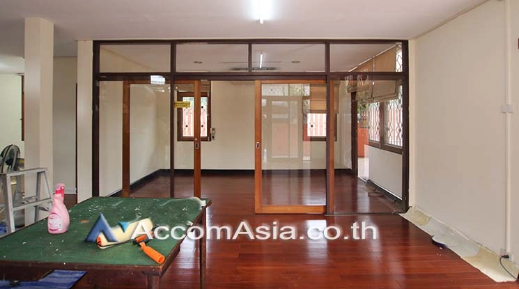 unitHome Office |  3 Bedrooms  House For Rent & Sale in Sukhumvit, Bangkok  near BTS Phra khanong (AA11372)