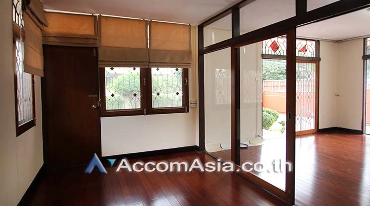 unitHome Office |  3 Bedrooms  House For Rent & Sale in Sukhumvit, Bangkok  near BTS Phra khanong (AA11372)