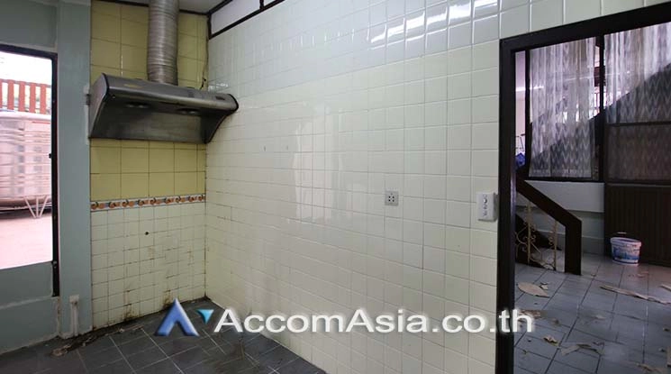 6  3 br House for rent and sale in Sukhumvit ,Bangkok BTS Phra khanong AA11372