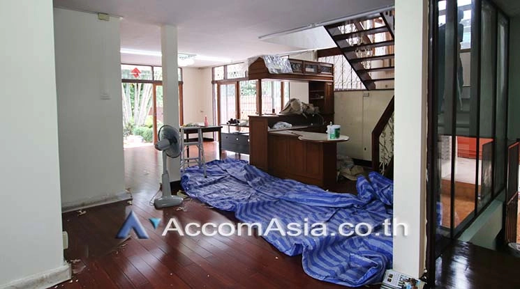 8  3 br House for rent and sale in Sukhumvit ,Bangkok BTS Phra khanong AA11372