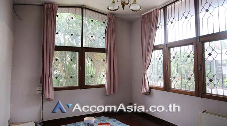 10  3 br House for rent and sale in Sukhumvit ,Bangkok BTS Phra khanong AA11372