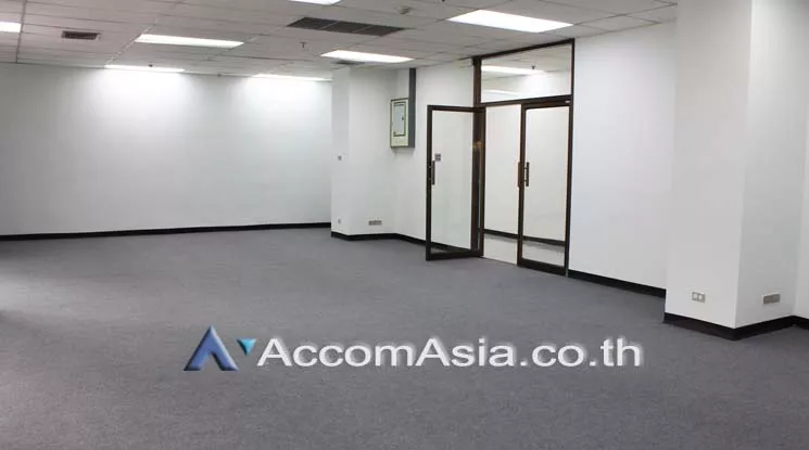 unit Office space For Rent in Silom, Bangkok  near BTS Sala Daeng (AA11373)
