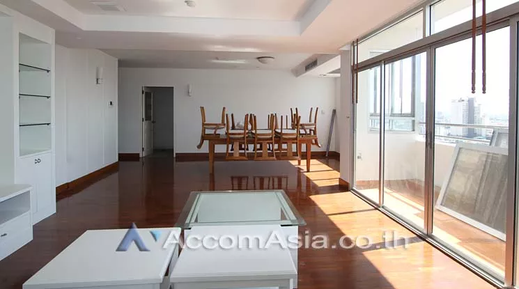 unit 3 Bedrooms  Apartment For Rent in Sukhumvit, Bangkok  near BTS Phrom Phong (AA11452)