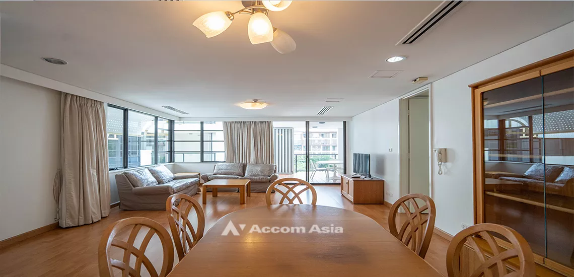 Pet friendly |  3 Bedrooms  Apartment For Rent in Sathorn, Bangkok  near BTS Sala Daeng - MRT Lumphini (AA11455)