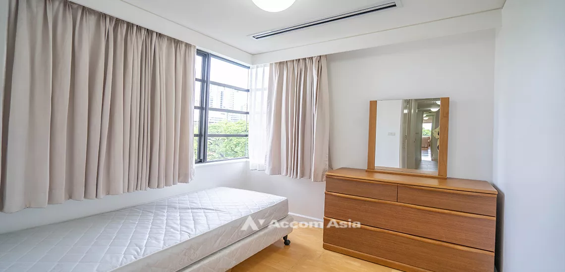 7  4 br Apartment For Rent in Sathorn ,Bangkok BTS Sala Daeng - MRT Lumphini at Children Dreaming Place - Garden AA11458