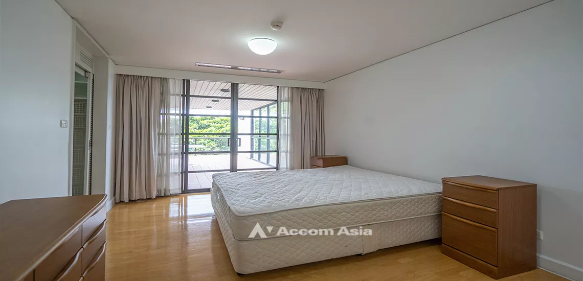 9  4 br Apartment For Rent in Sathorn ,Bangkok BTS Sala Daeng - MRT Lumphini at Children Dreaming Place - Garden AA11458