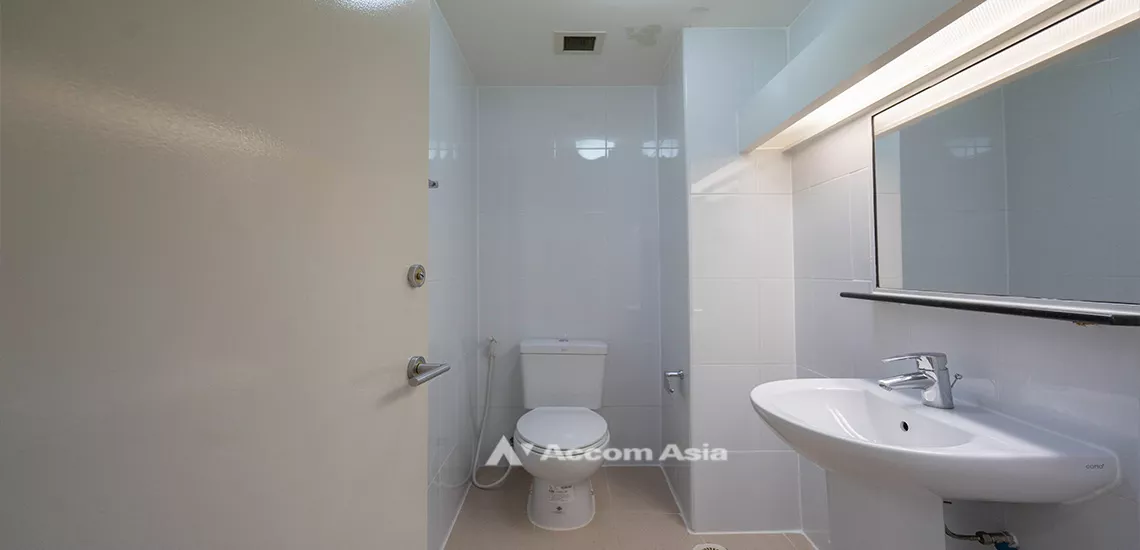 15  4 br Apartment For Rent in Sathorn ,Bangkok BTS Sala Daeng - MRT Lumphini at Children Dreaming Place - Garden AA11458