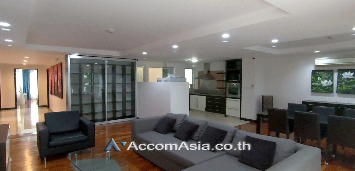  3 Bedrooms  Condominium For Rent in Sukhumvit, Bangkok  near BTS Ekkamai (AA11471)