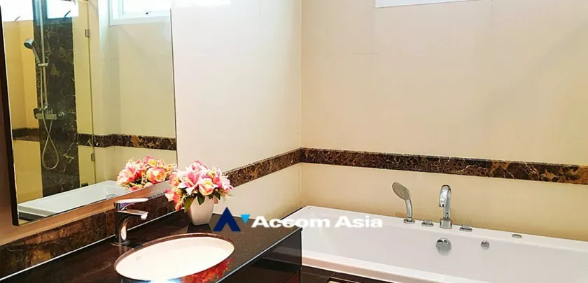 8  3 br Apartment For Rent in Sukhumvit ,Bangkok BTS Phrom Phong at Fully Furnished Suites AA11516