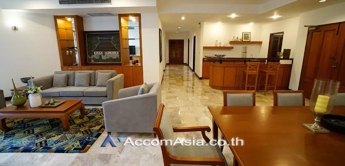 unit 3 Bedrooms  Apartment For Rent in Sukhumvit, Bangkok  near BTS Phrom Phong (AA11521)