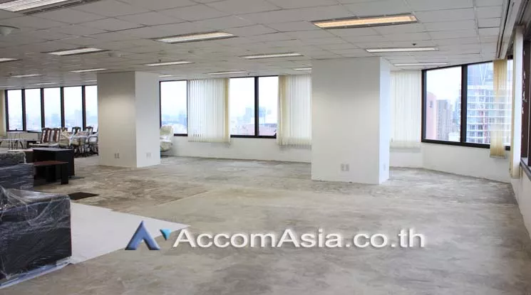 5  Office Space For Rent in Ratchadapisek ,Bangkok  at Le Concorde Tower AA11522
