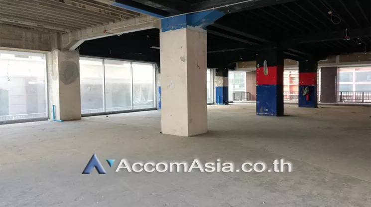 14  Retail / Showroom For Rent in Silom ,Bangkok BTS Sala Daeng at Patpong 1 Building AA11523