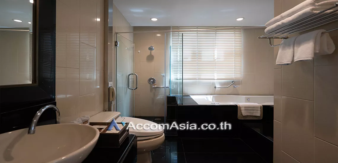 6  4 br Apartment For Rent in Ploenchit ,Bangkok BTS Ploenchit at Luxurious Place in Luxury Life AA11550