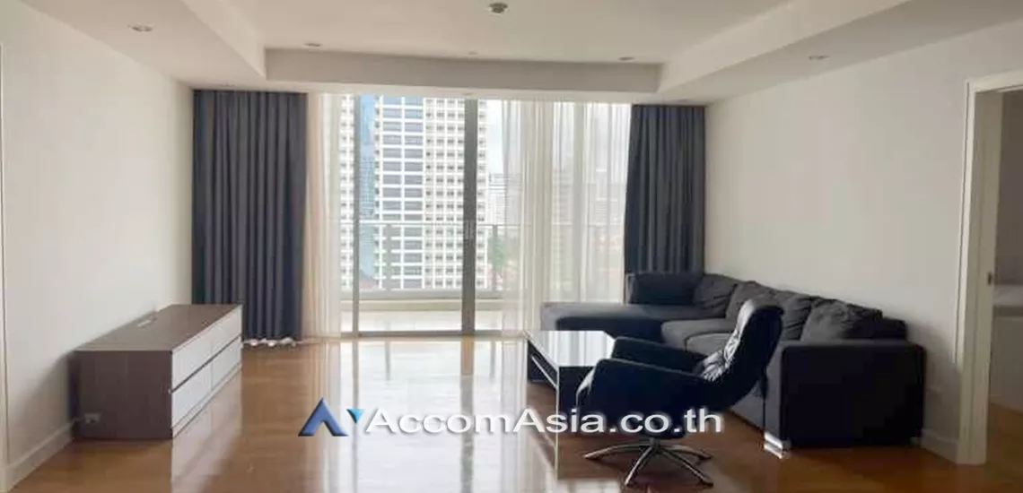  4 Bedrooms  Condominium For Rent in Ploenchit, Bangkok  near MRT Sam Yan (AA11560)