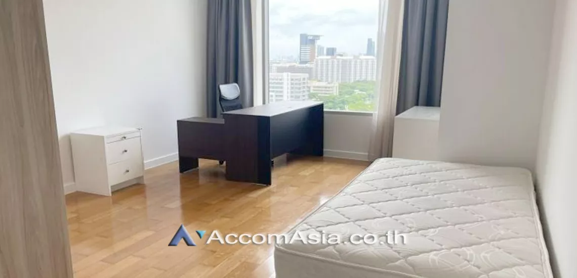 9  4 br Condominium For Rent in Ploenchit ,Bangkok BTS Sala Daeng - MRT Sam Yan at Chamchuri Square Residence AA11560