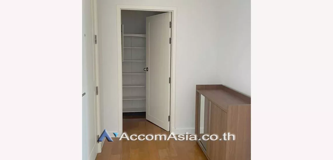14  4 br Condominium For Rent in Ploenchit ,Bangkok BTS Sala Daeng - MRT Sam Yan at Chamchuri Square Residence AA11560