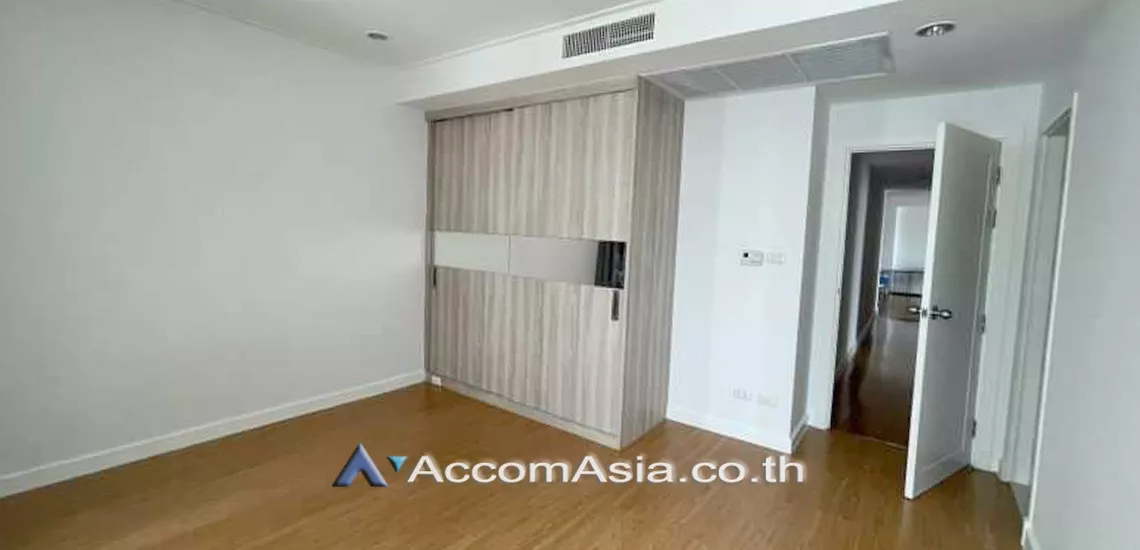 10  4 br Condominium For Rent in Ploenchit ,Bangkok BTS Sala Daeng - MRT Sam Yan at Chamchuri Square Residence AA11560
