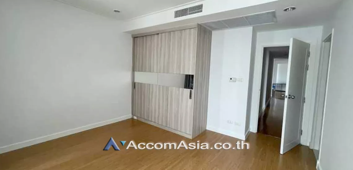 10  4 br Condominium For Rent in Ploenchit ,Bangkok MRT Sam Yan at Chamchuri Square Residence AA11560