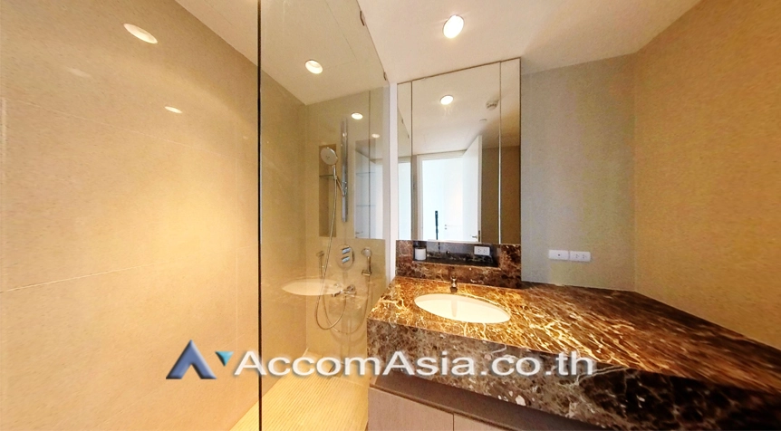 13  3 br Condominium For Rent in Ploenchit ,Bangkok BTS Ratchadamri at 185 Rajadamri AA11562