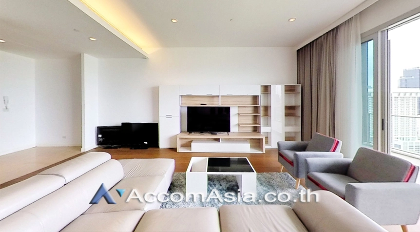 unit 3 Bedrooms  Condominium For Rent in Ploenchit, Bangkok  near BTS Ratchadamri - MRT Silom (AA11562)