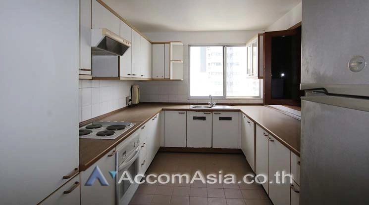  4 Bedrooms  Condominium For Rent in Sathorn, Bangkok  near BTS Sala Daeng - MRT Lumphini (AA11575)