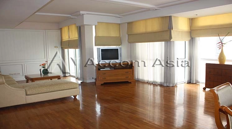 unit 2 Bedrooms  Condominium For Rent in Ploenchit, Bangkok  near BTS Chitlom (AA11576)