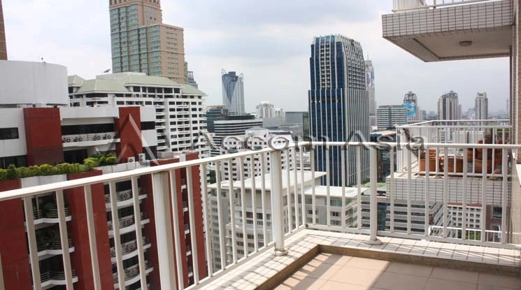 unit 2 Bedrooms  Condominium For Rent in Ploenchit, Bangkok  near BTS Chitlom (AA11576)