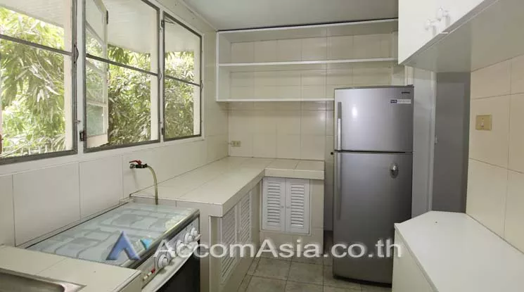 unit 3 Bedrooms  Apartment For Rent in Sukhumvit, Bangkok  near BTS Phrom Phong (AA11603)