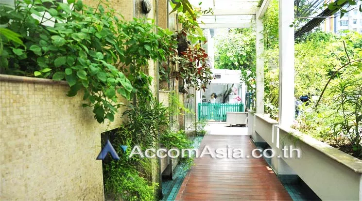 Split-type Air, Pet friendly |  Apartment For Rent in Sathorn, Bangkok  near BTS Saint Louis (AA11606)