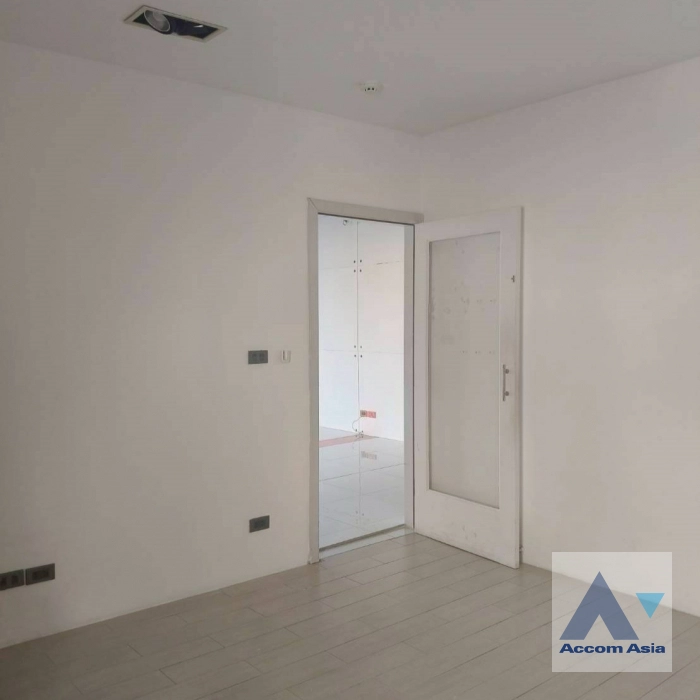 8  1 br Apartment For Rent in Sukhumvit ,Bangkok BTS Ekkamai at Modern Interiors AA11610