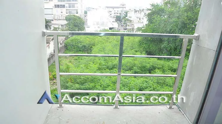 unit 1 Bedroom  Apartment For Rent in Sukhumvit, Bangkok  near BTS Ekkamai (AA11611)