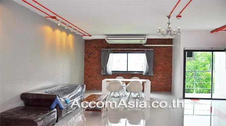 unit 1 Bedroom  Apartment For Rent in Sukhumvit, Bangkok  near BTS Ekkamai (AA11613)
